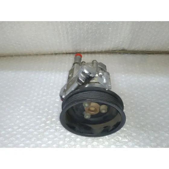 Bomba Direccion para Volkswagen Polo Berlina (6N2)