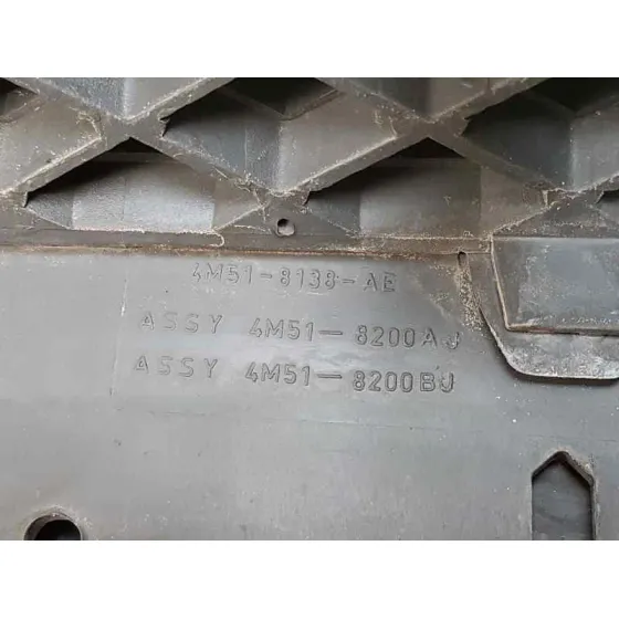 Rejilla Delantera para Ford Focus Lim. (Cb4)