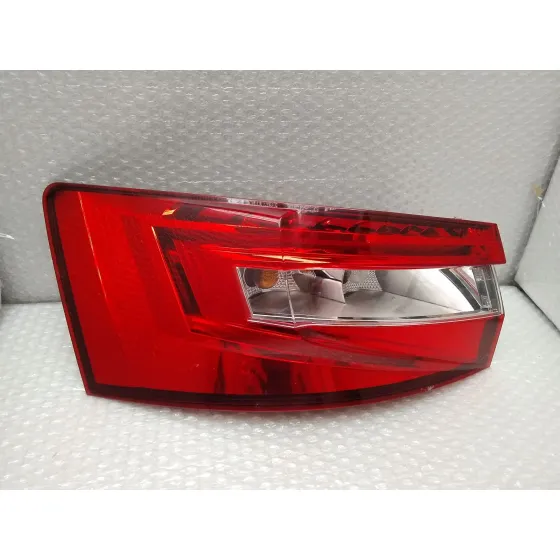 Piloto Trasero Izquierdo para Skoda Superb (3V3)