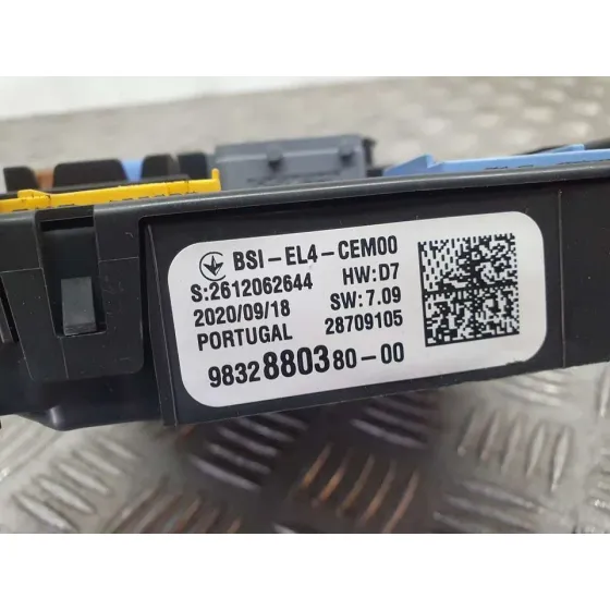 Caja Reles / Fusibles para Peugeot 2008 (P1)