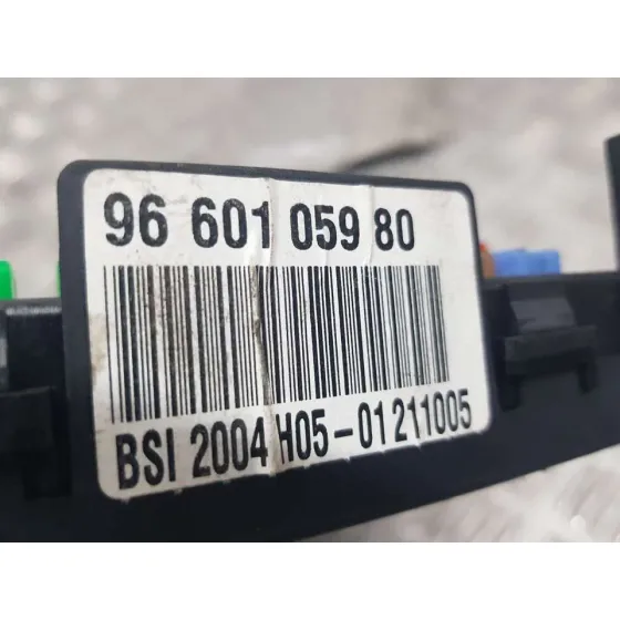 Caja Reles / Fusibles para Citroën C4 Berlina