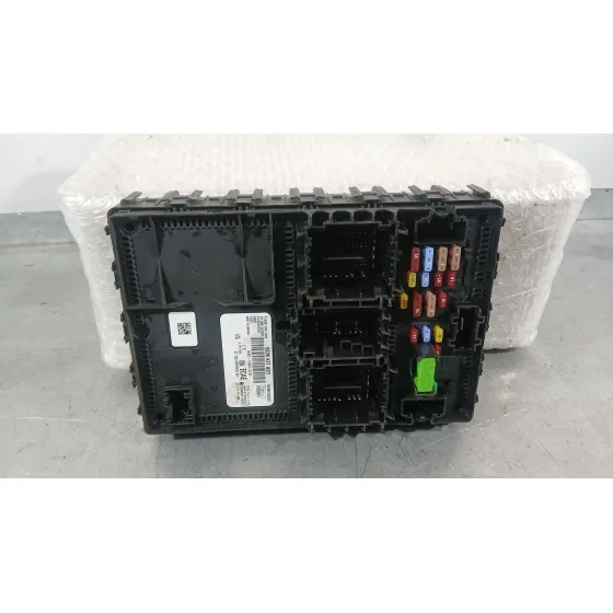 Caja Reles / Fusibles para Ford Fiesta Vii (Hj, Hf)