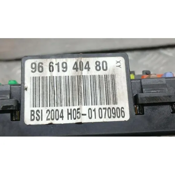 Caja Reles / Fusibles para Citroën C4 Berlina