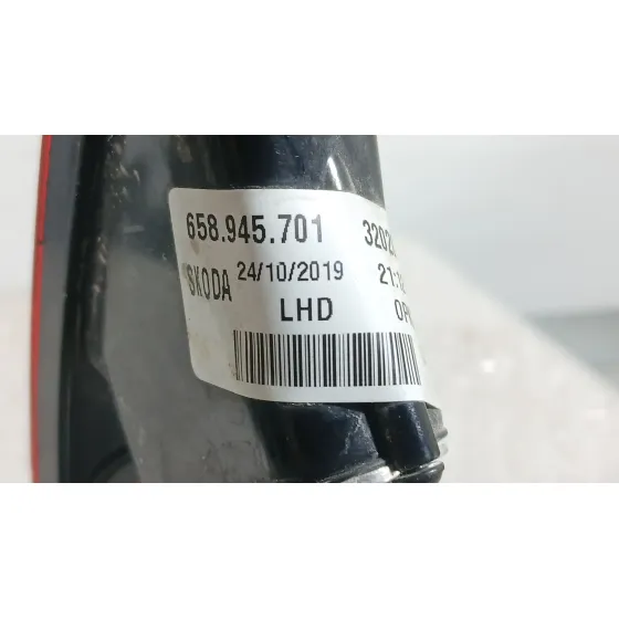 Piloto Trasero Izquierdo Paragolpes para Skoda Kamiq (Nw4)