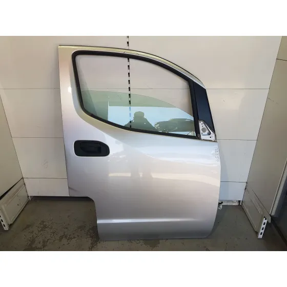 Puerta Delantera Derecha para Nissan Nv200 Furgoneta