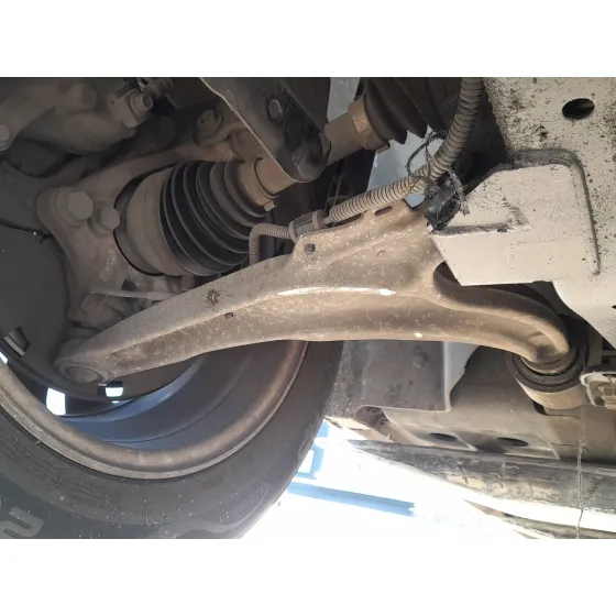 Brazo Suspension Inferior Delantero Derecho para Chevrolet Cruze Hatchback (J305)