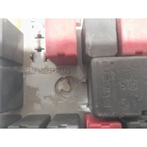 Caja Reles / Fusibles para Alfa Romeo 147 (937_)