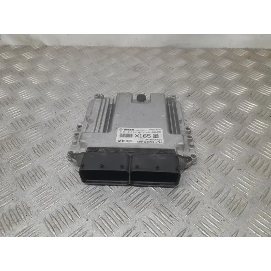 Centralita Motor Uce para Kia Carens Iv