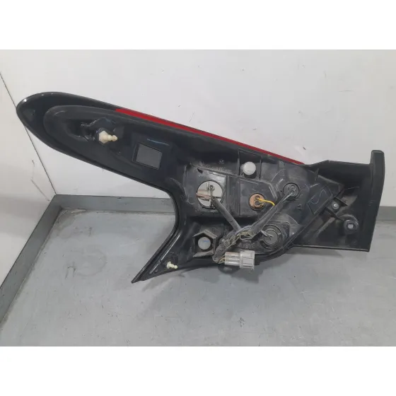 Piloto Trasero Derecho para Nissan Micra V (K14)