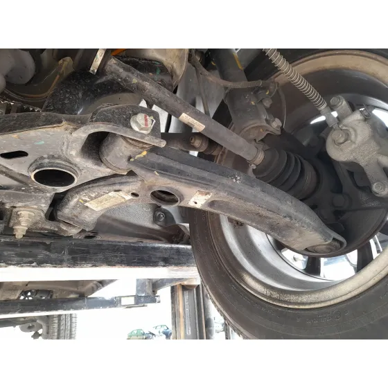 Brazo Suspension Inferior Delantero Izquierdo para Mahindra Kuv 100 Nxt