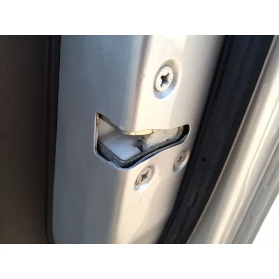 Cerradura Puerta Delantera Derecha para Mahindra Kuv 100 Nxt