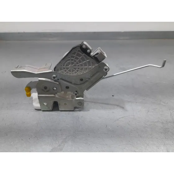 Cerradura Puerta Delantera Izquierda para Mahindra Kuv 100 Nxt
