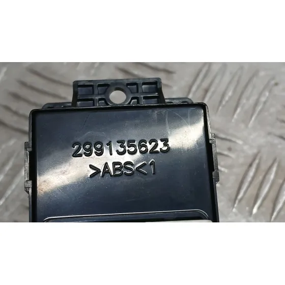 Mando Elevalunas Delantero Izquierdo para Mahindra Kuv 100 Nxt