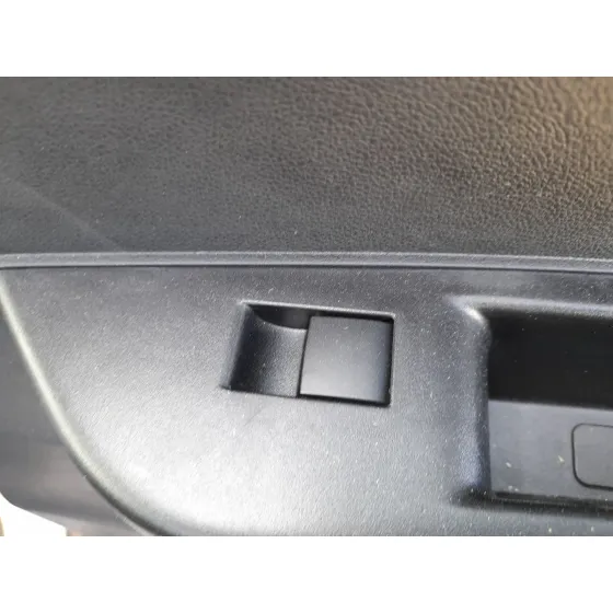 Mando Elevalunas Trasero Derecho para Mahindra Kuv 100 Nxt