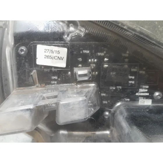Faro Izquierdo para Toyota Auris (_E18_)