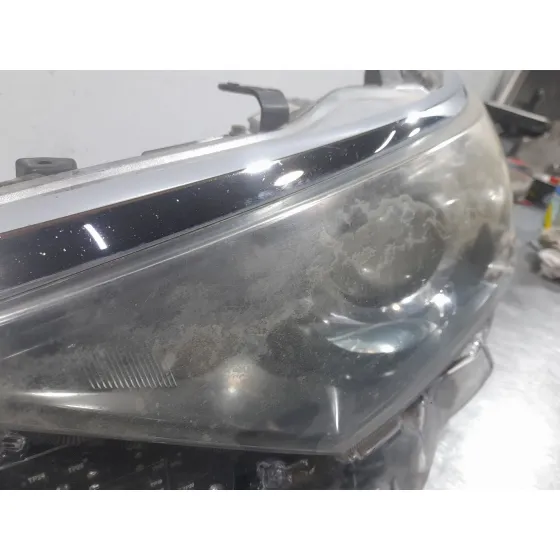 Faro Izquierdo para Toyota Auris (_E18_)