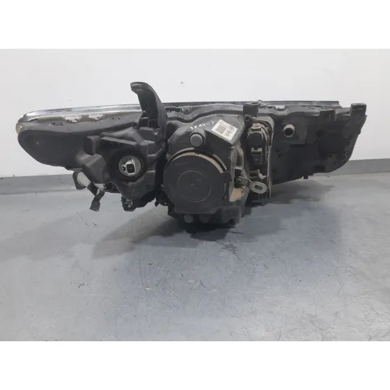 Faro Izquierdo para Toyota Auris (_E18_)