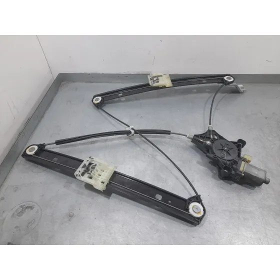 Elevalunas Delantero Derecho para Audi Q3 Sportback (F3N)