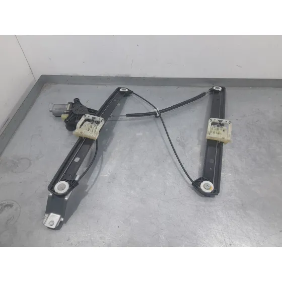 Elevalunas Delantero Izquierdo para Audi Q3 Sportback (F3N)