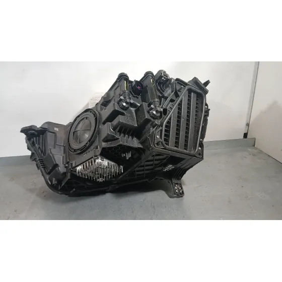 Faro Derecho para Audi Q3 Sportback (F3N)