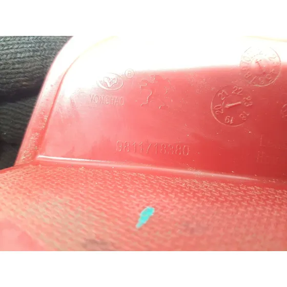 Piloto Trasero Derecho Paragolpes para Peugeot 3008