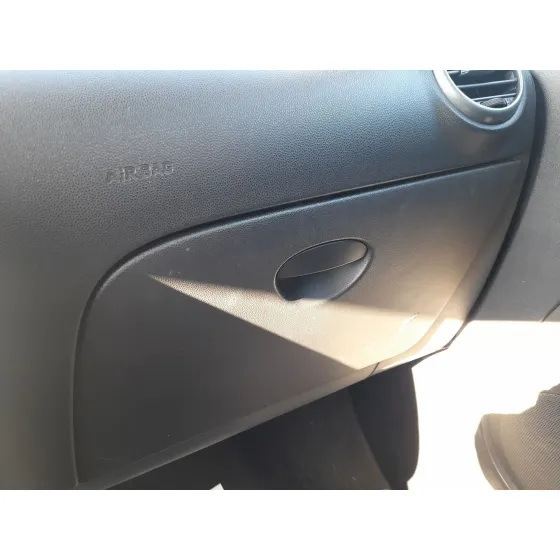 Guantera para Seat Leon (1P1)