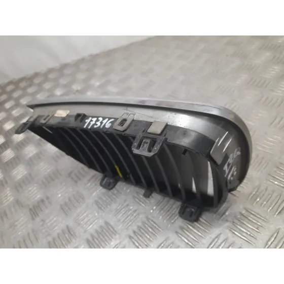 Rejilla Delantera para Bmw 1 (E81)