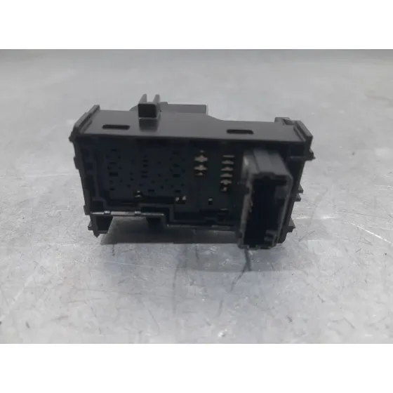 Mando Elevalunas Delantero Derecho para Lexus Nx (_Z1_)
