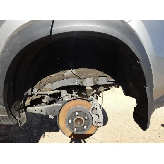 Plastico Pase Rueda Tras. Izq. para Lexus Nx (_Z1_)