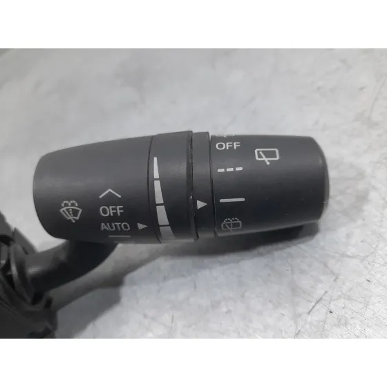 Mando Limpia para Mazda 2 Lim. ()
