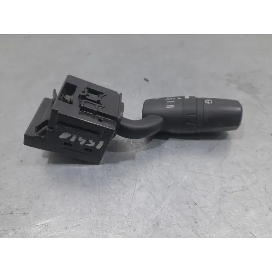 Mando Limpia para Mazda 2 Lim. ()