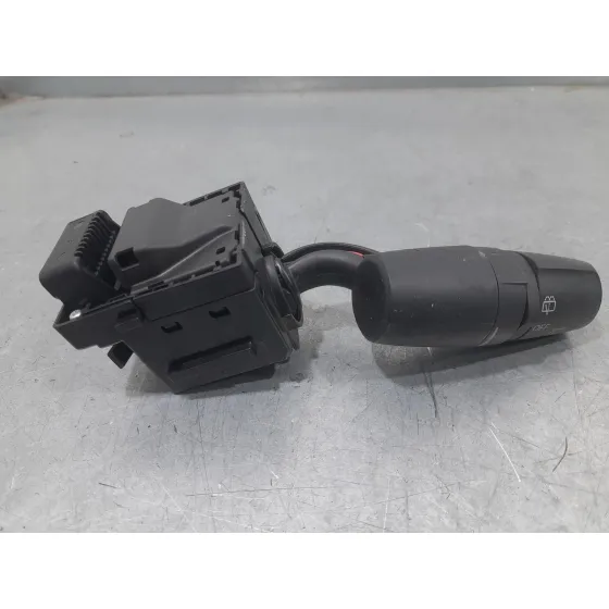 Mando Limpia para Mazda 2 Lim. ()
