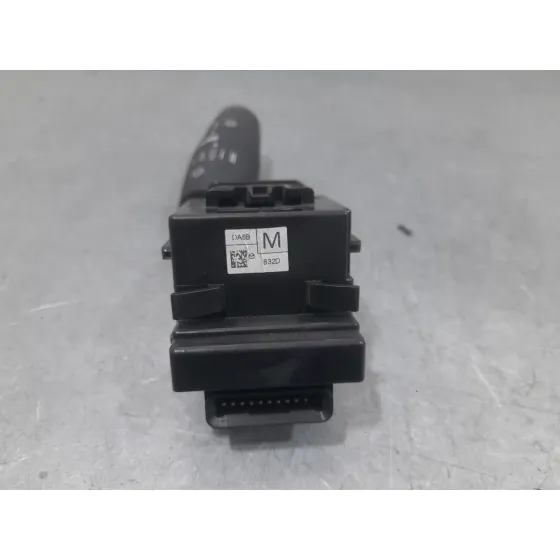 Mando Limpia para Mazda 2 Lim. ()