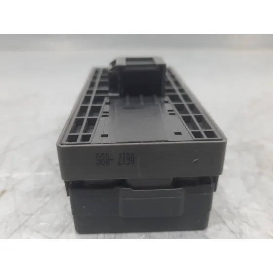 Mando Elevalunas Delantero Izquierdo para Audi A4 B7 (8Ec)