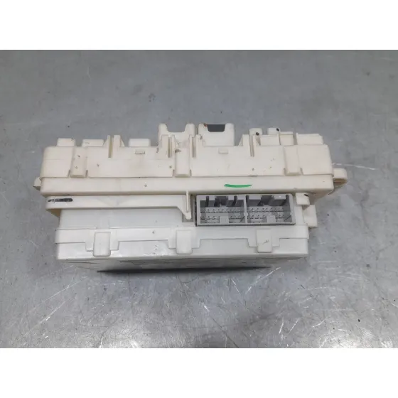 Caja Reles / Fusibles para Mitsubishi Space Star (A00)