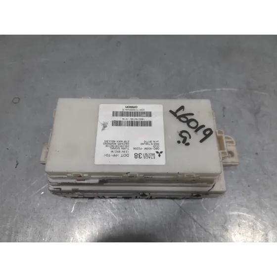 Caja Reles / Fusibles para Mitsubishi Space Star (A00)