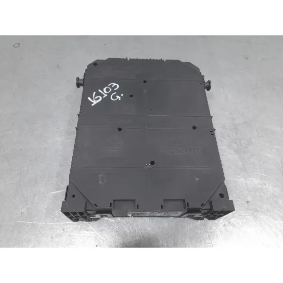 Caja Reles / Fusibles para Peugeot 2008 (P1)