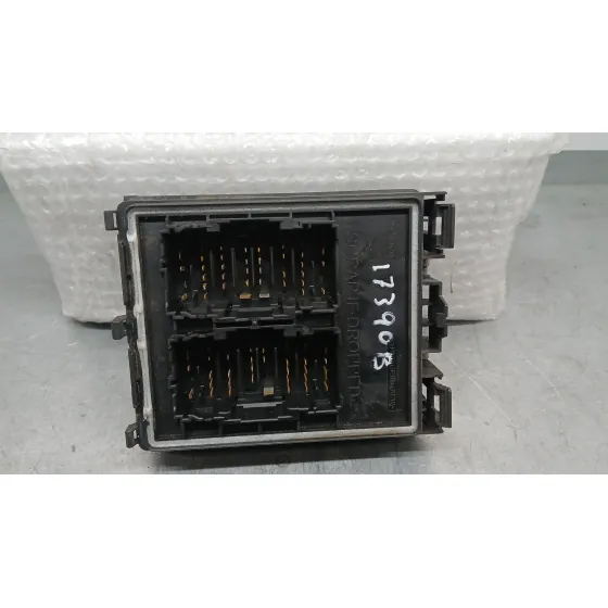 Caja Reles / Fusibles para Ford Tourneo Connect / Grand Tourneo Connect V408 Monospace