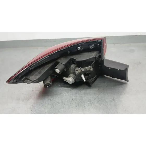 Piloto Trasero Derecho Exterior para Renault Clio V (B7_)
