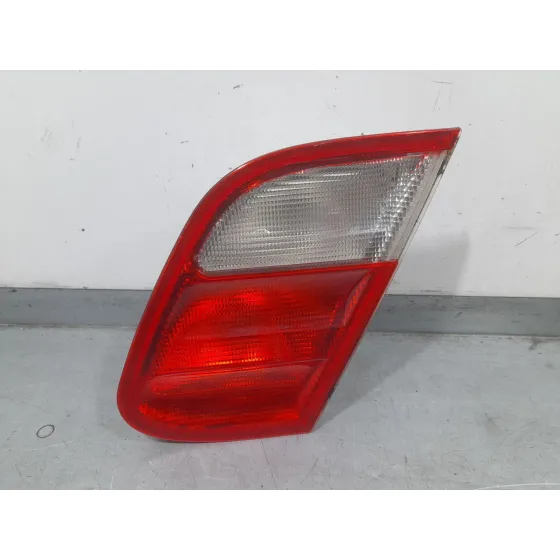 Piloto Trasero Derecho Interior para Mercedes-Benz Clk (C208)