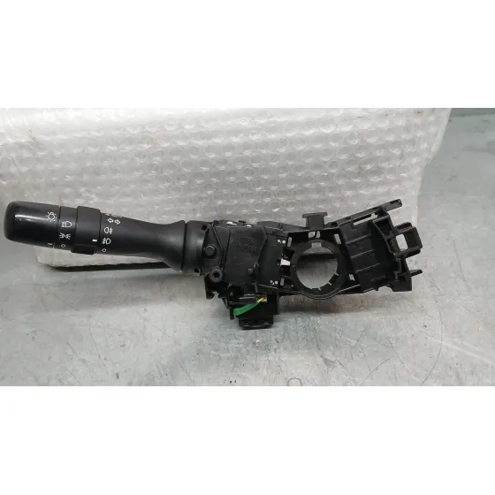 Mando Luces para Toyota Yaris (_P13_)