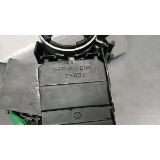 Mando Luces para Toyota Yaris (_P13_)
