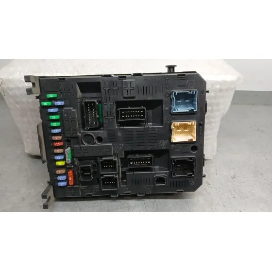 Caja Reles / Fusibles para Peugeot 308 I (4A_, 4C_)