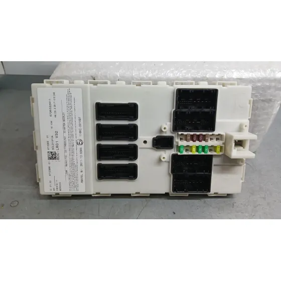 Caja Reles / Fusibles para Bmw I3 (I01)
