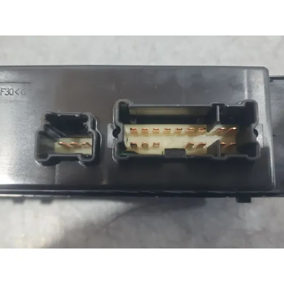 Mando Elevalunas Delantero Izquierdo para Nissan Micra V (K14)