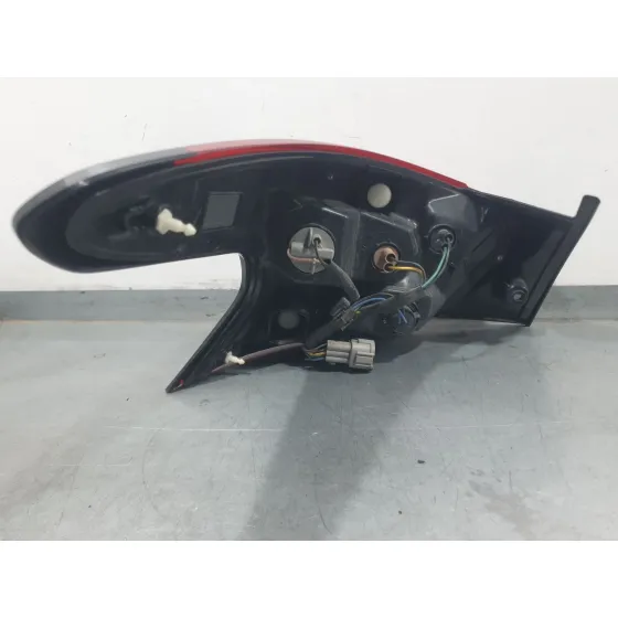 Piloto Trasero Derecho para Nissan Micra V (K14)