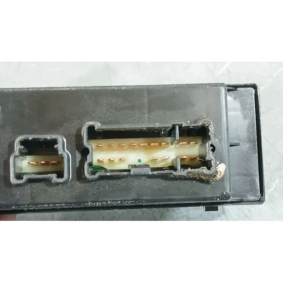 Mando Elevalunas Delantero Izquierdo para Nissan Micra V (K14)