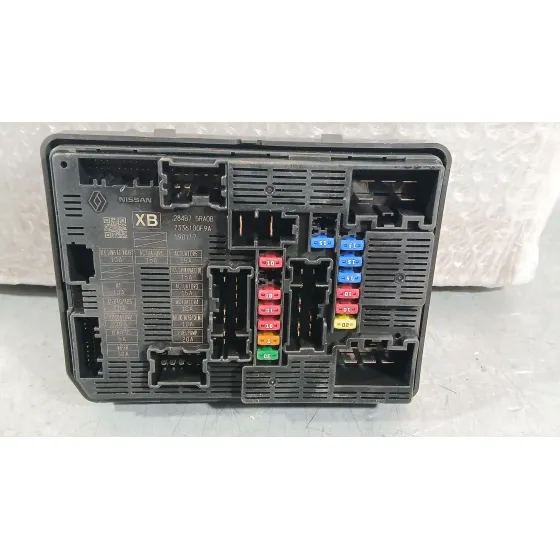 Caja Reles / Fusibles para Nissan Micra V (K14)