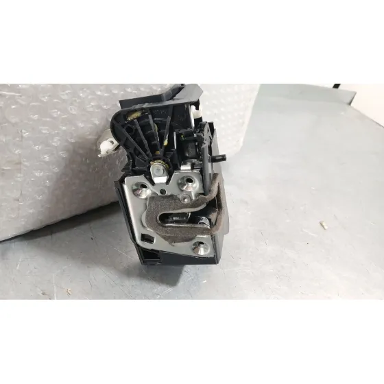 Cerradura Puerta Trasera Derecha para Dacia Sandero Iii