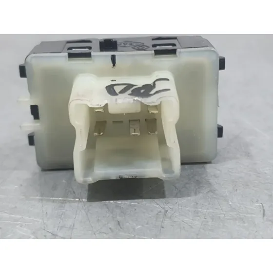 Mando Elevalunas Delantero Derecho para Dacia Sandero Iii